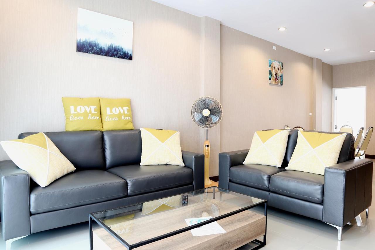 Modern Townhome At The Old City チエンマイ エクステリア 写真