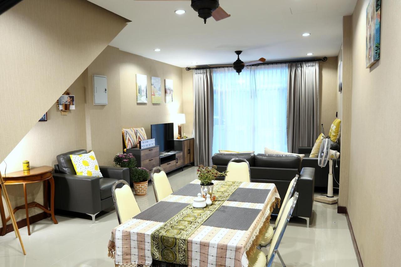 Modern Townhome At The Old City チエンマイ エクステリア 写真